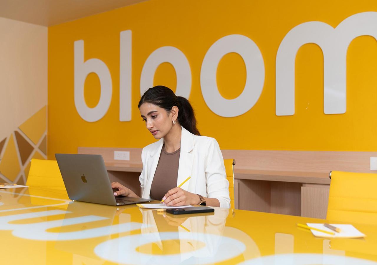 Bloom Hotel Financial District Hyderabad Exterior foto